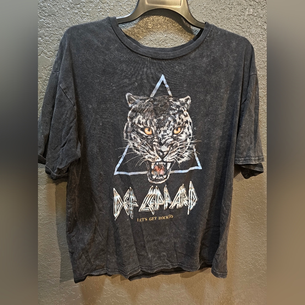 Def Leppard Graphic T-Shirt
